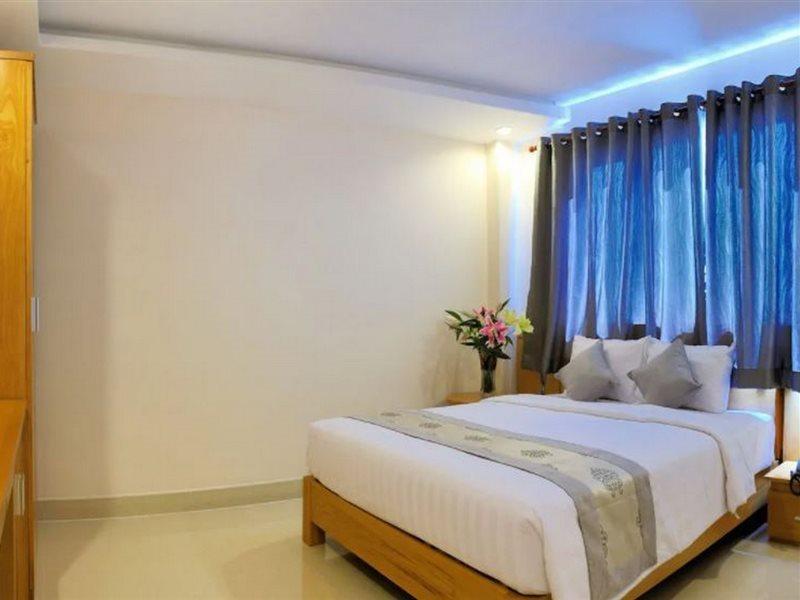 U And Me Hotel Tan Phong Kültér fotó